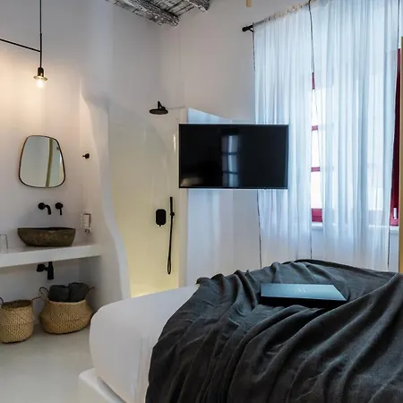 The Townhouse Mykonos מלון