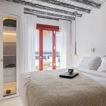 The Townhouse Mykonos מלון 5*